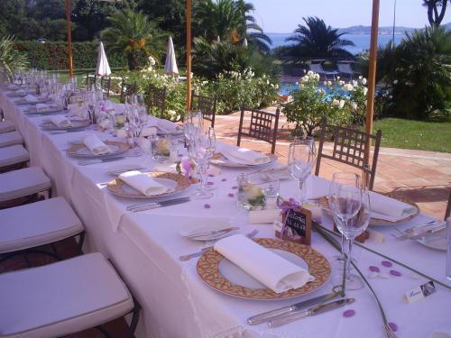 Hotel Villa Les Rosiers Гримо Экстерьер фото