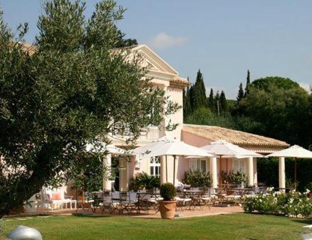 Hotel Villa Les Rosiers Гримо Экстерьер фото
